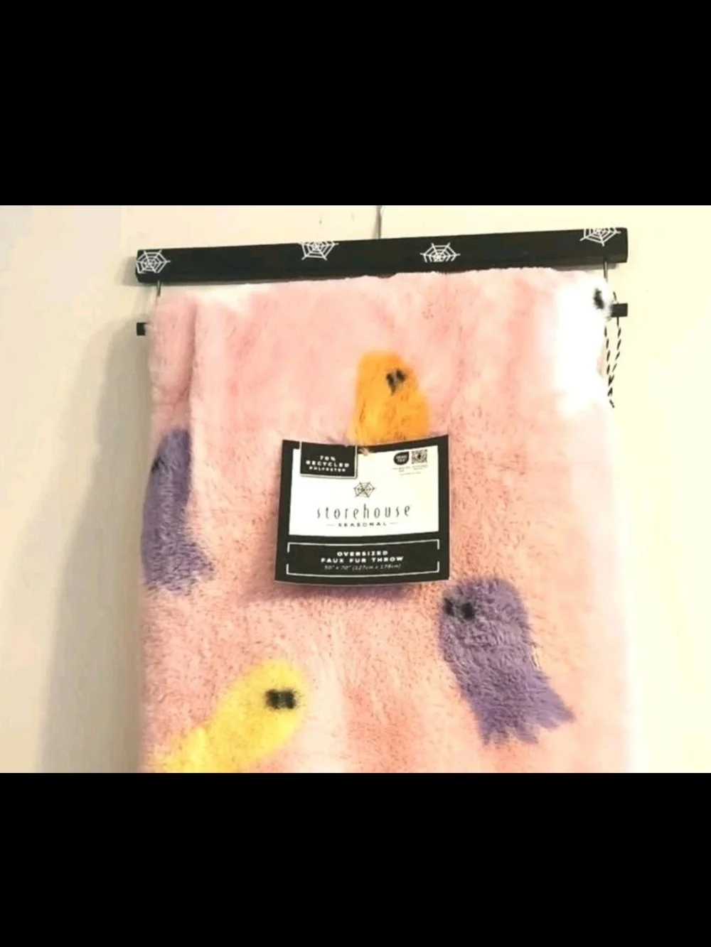 Storehouse Oversized Plush Pink Ghost-Print Throw Blanket - Halloween
